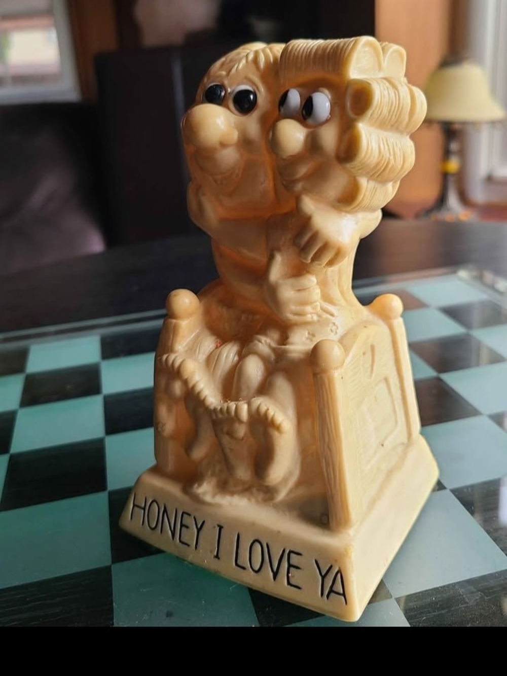 W&R Berrie’s Co. 9120. Figurine Honey I Love Ya Cream Decor